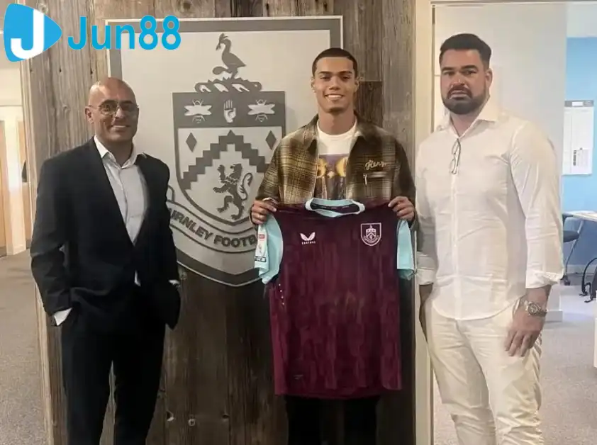 Joao Mendes ra mắt đội trẻ của Hull City. (Ảnh: TalkSPORT) Joao Mendes ra mắt đội trẻ của Hull City. (Ảnh: TalkSPORT)