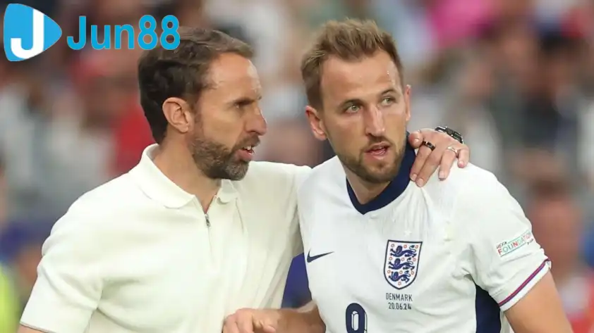 Gareth Southgate được cho là muốn tái hợp Harry Kane nếu tiếp quản MU (Ảnh: GOAL). Gareth Southgate được cho là muốn tái hợp Harry Kane nếu tiếp quản MU (Ảnh: GOAL).