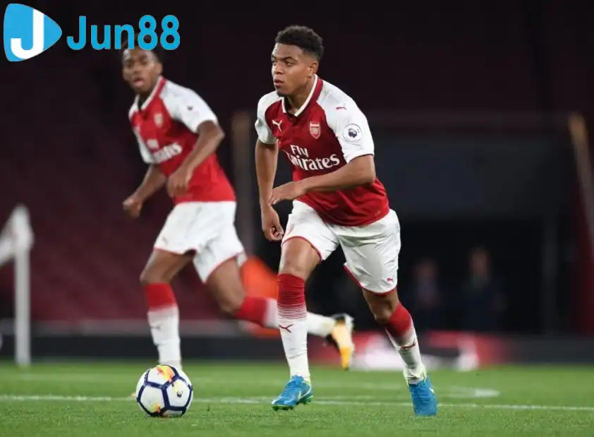 Malen từng được bán với mức giá 540.000 Bảng. Ảnh: Arsenal Insider Malen từng được bán với mức giá 540.000 Bảng. Ảnh: Arsenal Insider