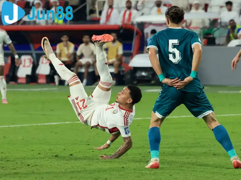 Đội thắng sẽ có được tấm vé dự World Cup vào năm sau (Ảnh: AFC)